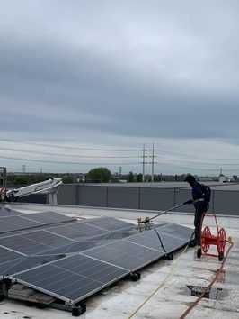 Afbeelding project 65.000 zonnepanelen reinigen bij Groendus 4